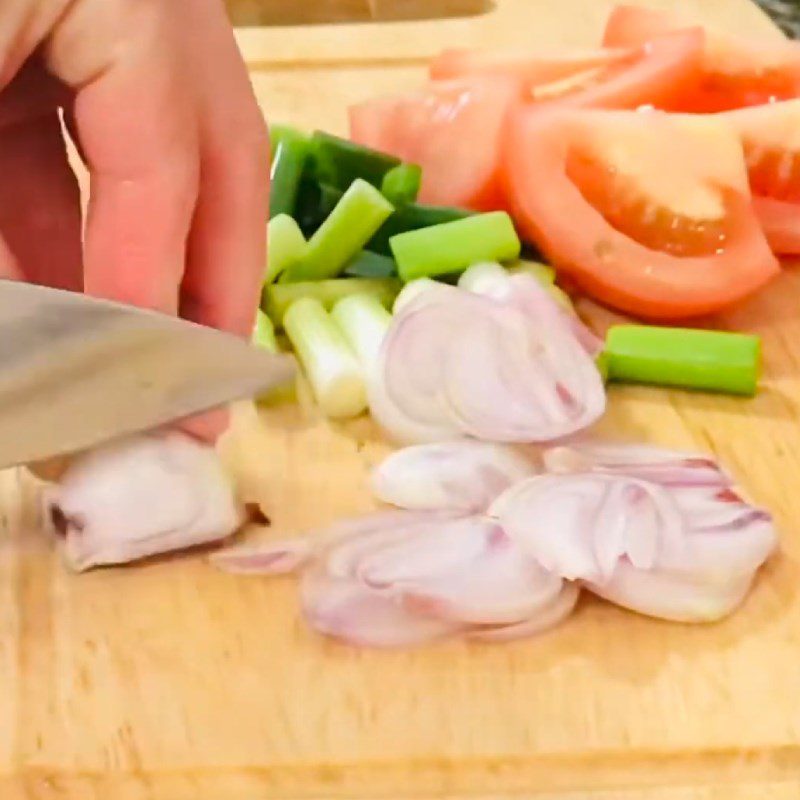 Step 2 Prepare other ingredients for seafood noodles