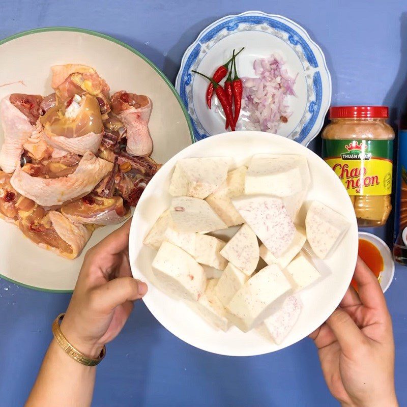 Step 2 Prepare other ingredients Braised chicken with fermented tofu