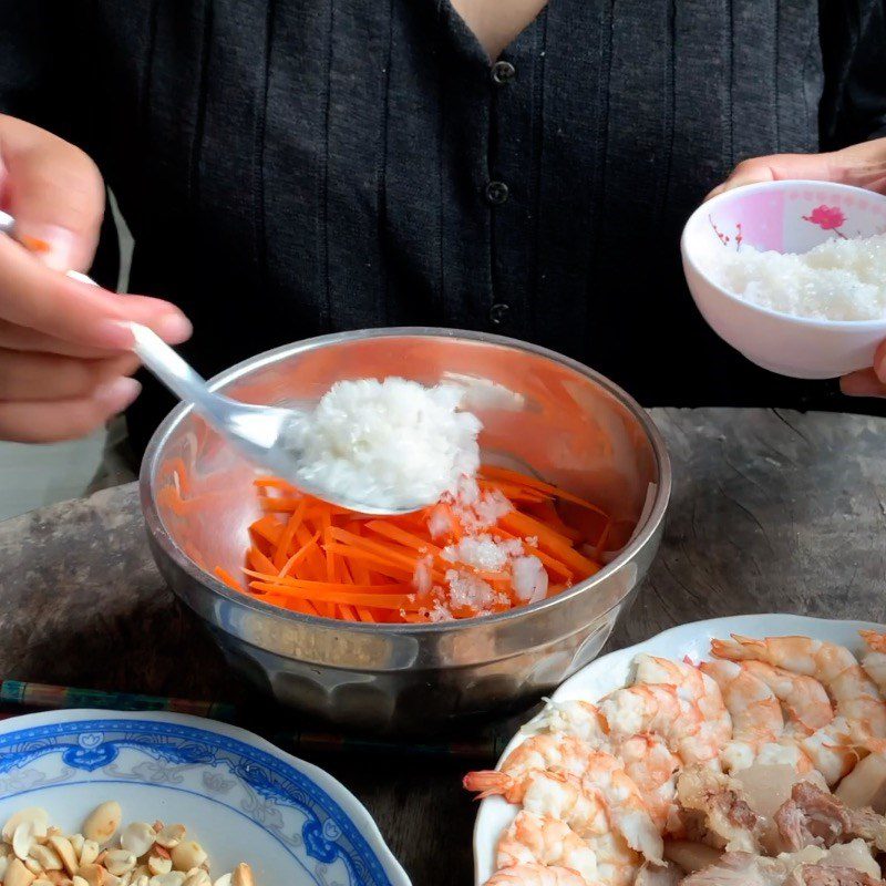 Step 2 Prepare other ingredients for young mangosteen salad with shrimp and pork