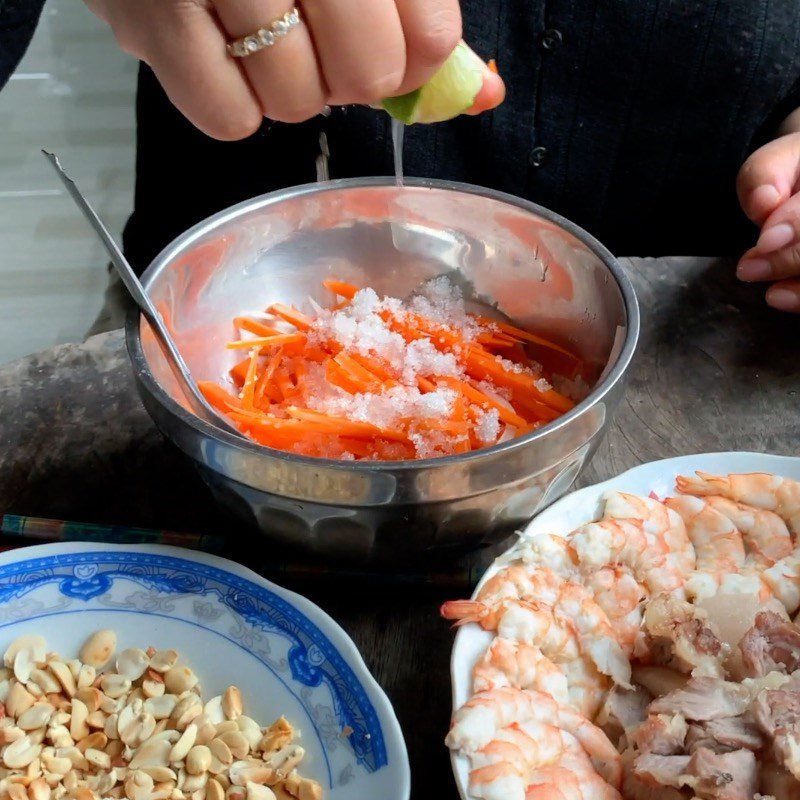 Step 2 Prepare other ingredients for young mangosteen salad with shrimp and pork