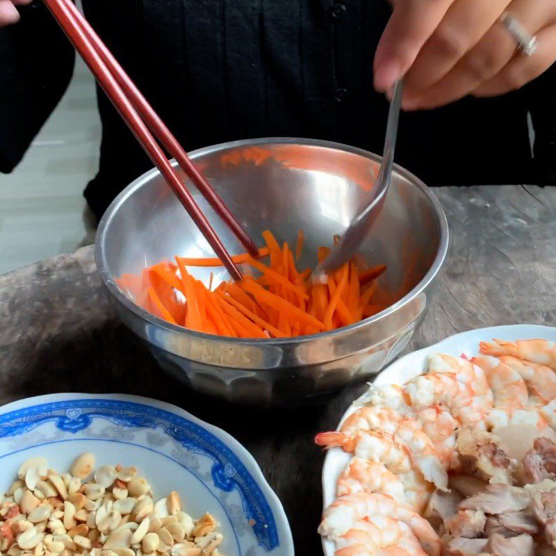 Step 2 Prepare other ingredients for young mangosteen salad with shrimp and pork