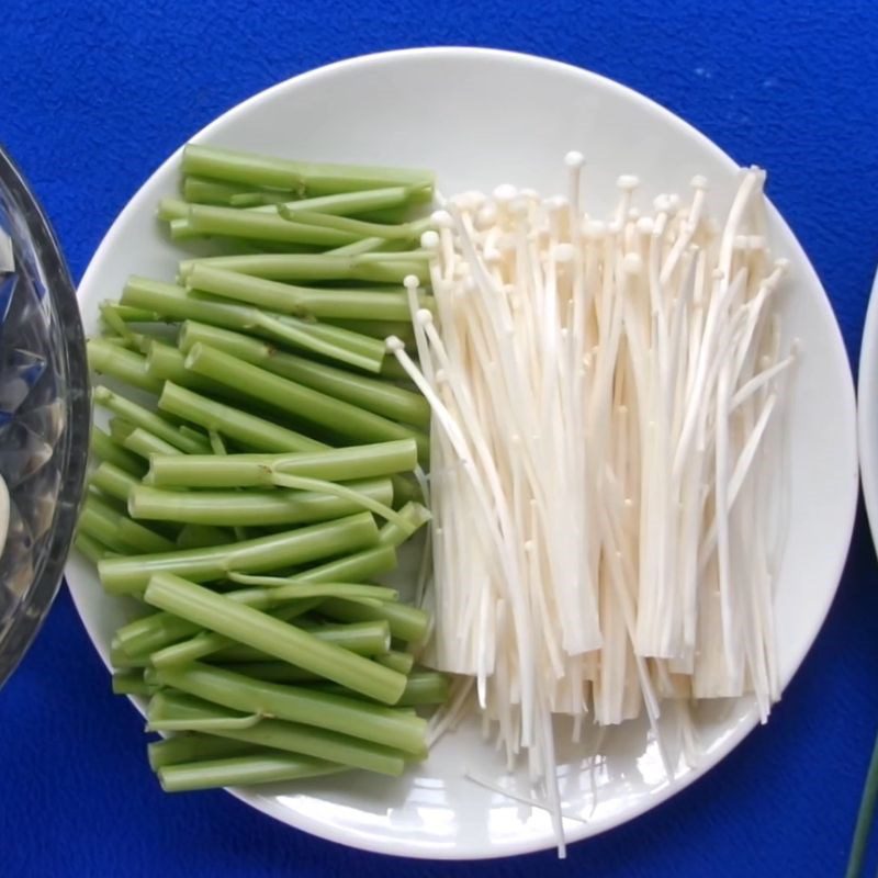 Step 2 Prepare other ingredients for clam noodles