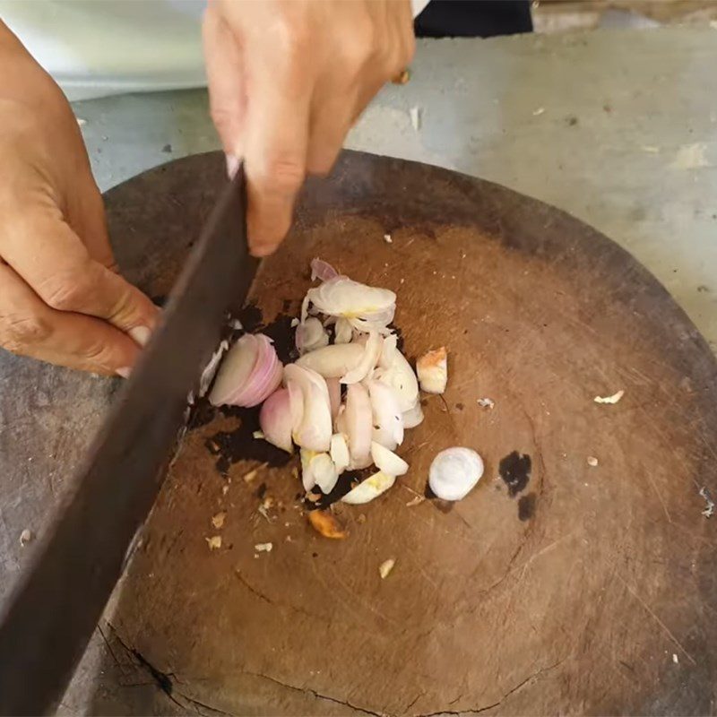 Step 2 Prepare other ingredients Black carp stew