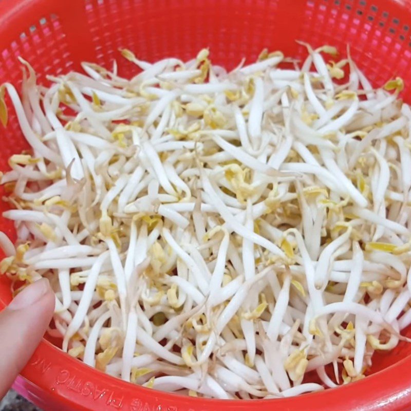 Step 2 Prepare other ingredients for sweet and sour beef noodle salad