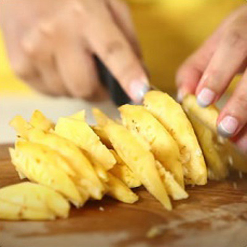 Step 2 Prepare other ingredients Clam soup with pineapple