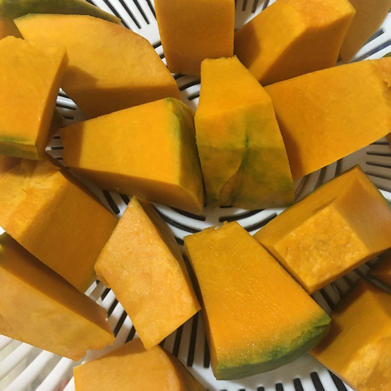 Step 2 Prepare other ingredients for Braised Pork Leg with Pumpkin