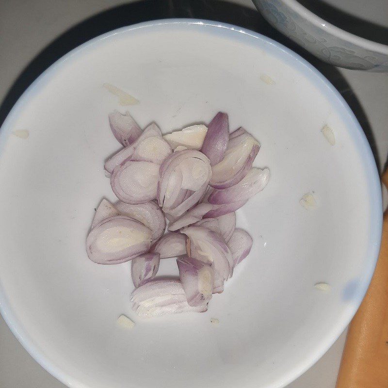 Step 2 Prepare other ingredients Stir-fried pickled mustard greens with pork