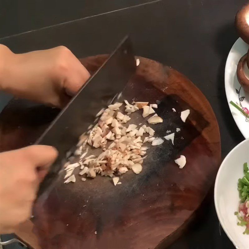 Step 2 Prepare other ingredients for Steamed Shiitake Mushrooms stuffed with minced meat