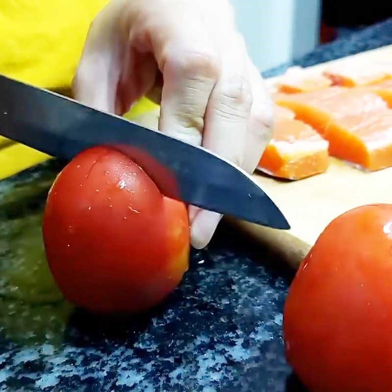 Step 2 Prepare the other ingredients Pan-Seared Salmon with Roasted Sesame Sauce