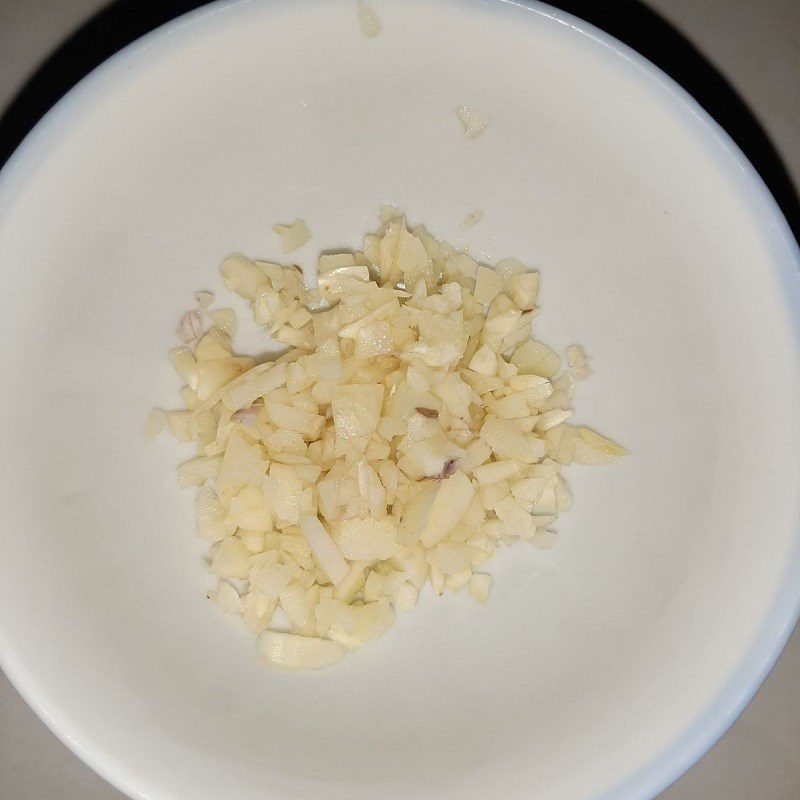 Step 2 Prepare other ingredients Stir-fried pickled mustard greens with pork