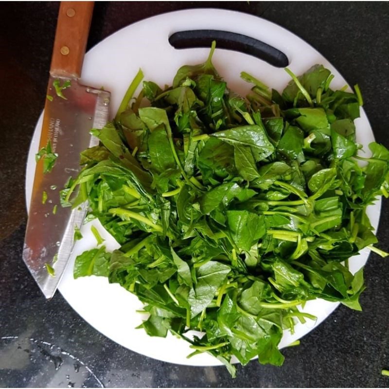 Step 2 Prepare other ingredients for crab soup with water spinach and gourd