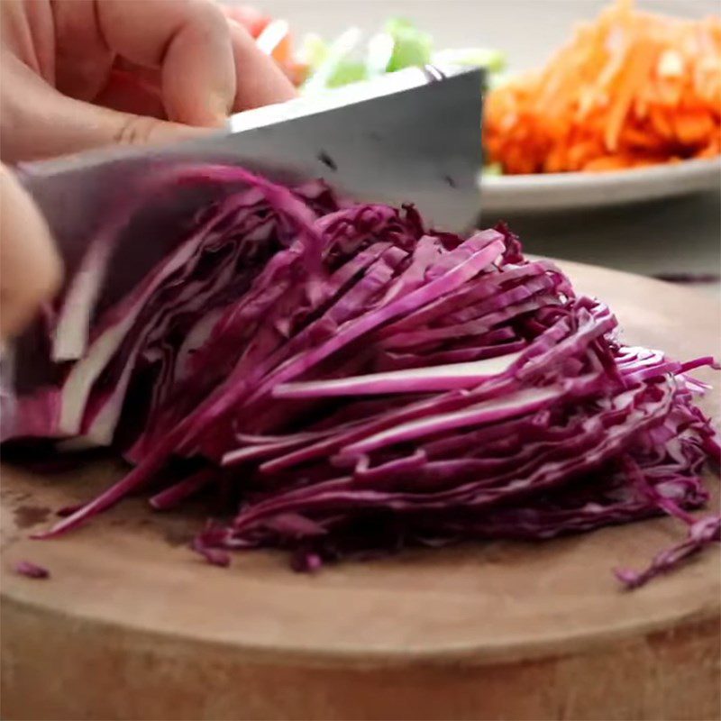 Step 2 Prepare other ingredients Stir-fried chicken noodle with vegetables