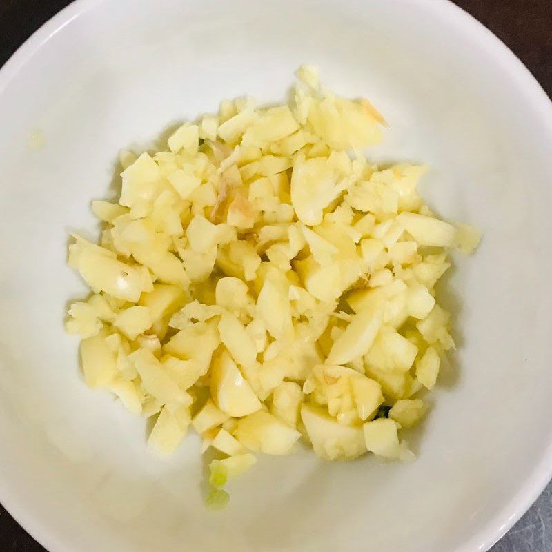 Step 2 Prepare other ingredients Stir-fried squid with celery and onion (Recipe shared by user)