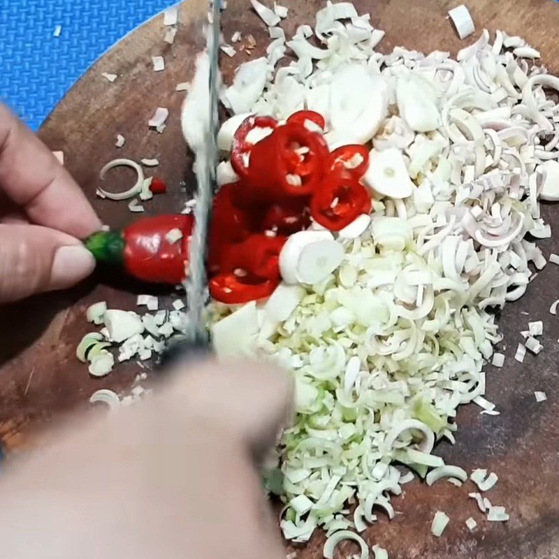 Step 2 Prepare other ingredients Pork braised with lemongrass