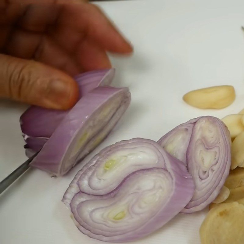 Step 2 Prepare the other ingredients Steamed chicken with fish sauce