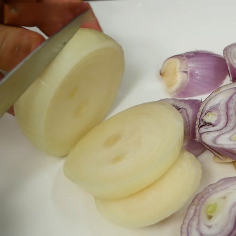 Step 2 Prepare the other ingredients Steamed chicken with fish sauce