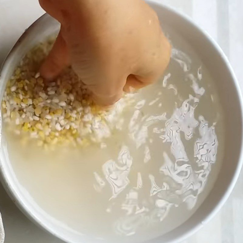 Step 2 Prepare the other ingredients Carp porridge with mung beans