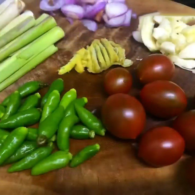 Step 2 Prepare other ingredients Octopus hot pot with chili