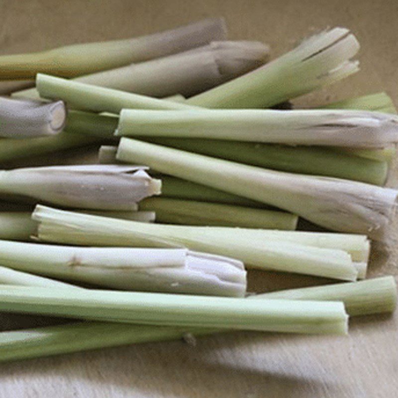 Step 2 Prepare other ingredients Steamed razor clams with lemongrass