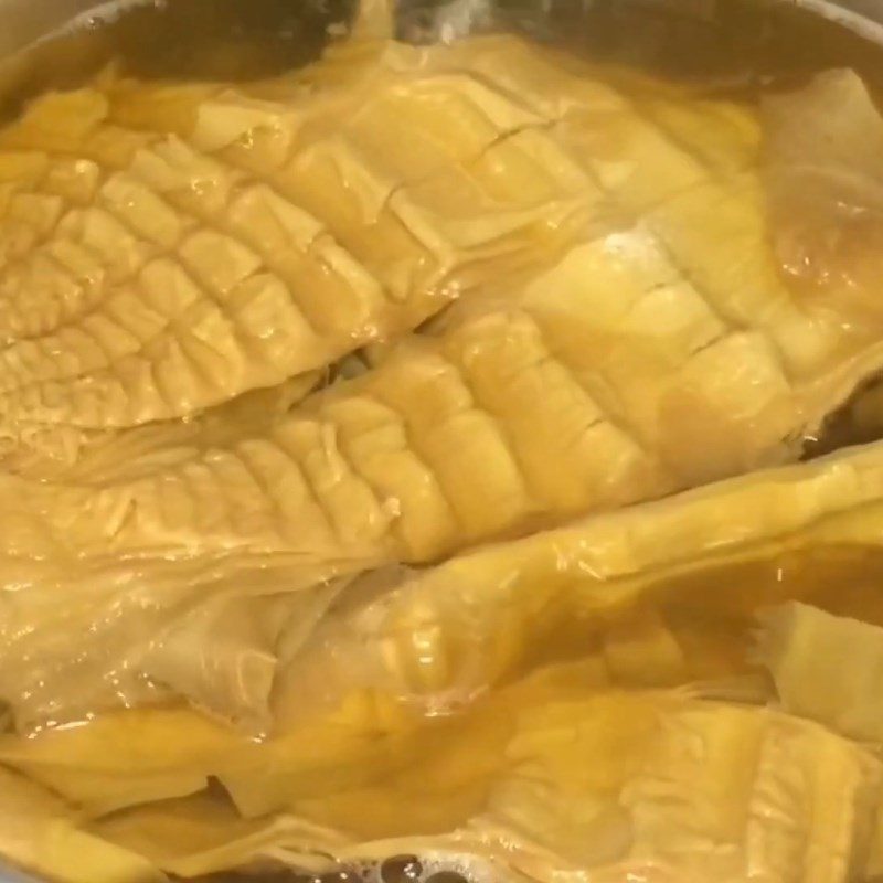 Step 2 Prepare other ingredients for Chicken with Dried Bamboo Shoots