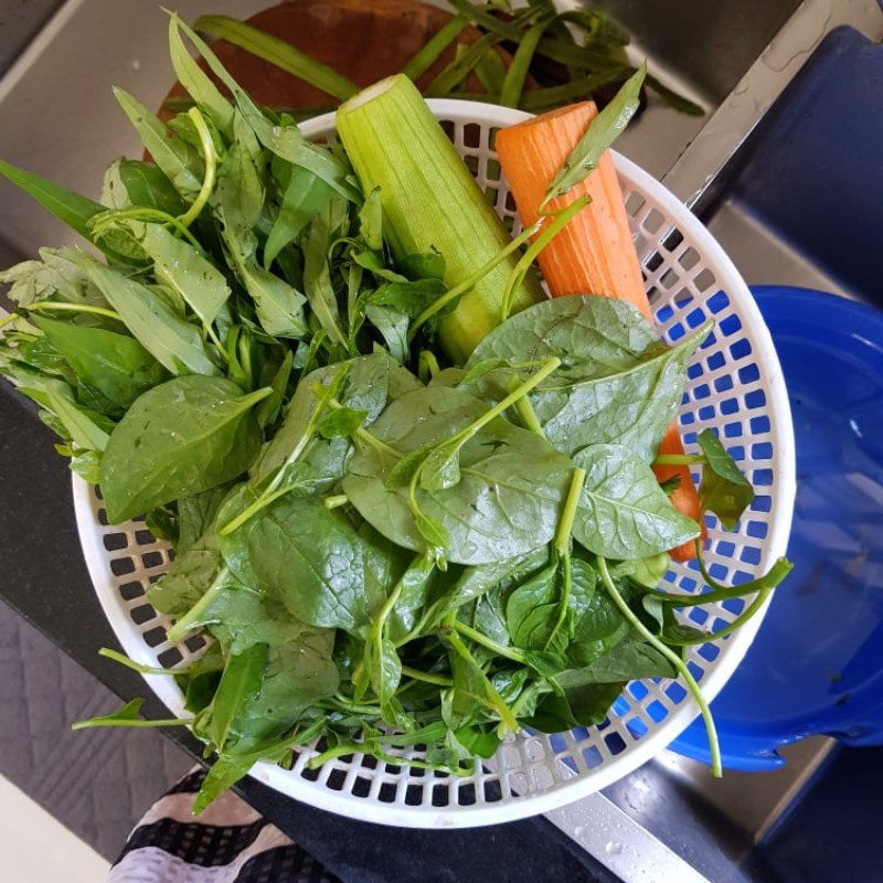 Step 2 Prepare the other ingredients Chicken soup with sour bamboo shoots