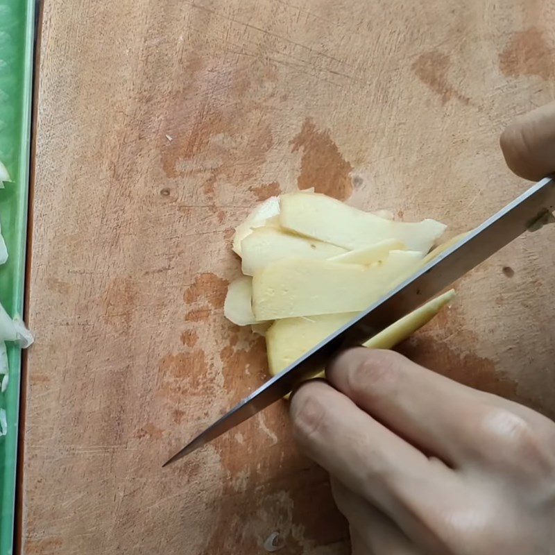 Step 2 Prepare other ingredients Steamed snapper with shiitake mushrooms