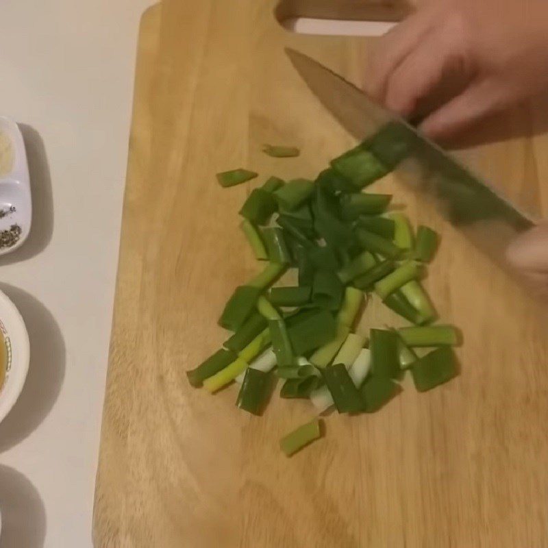 Step 2 Prepare the other ingredients Salmon stew with pepper