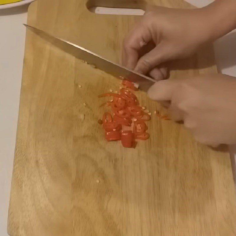 Step 2 Prepare the other ingredients Salmon stew with pepper