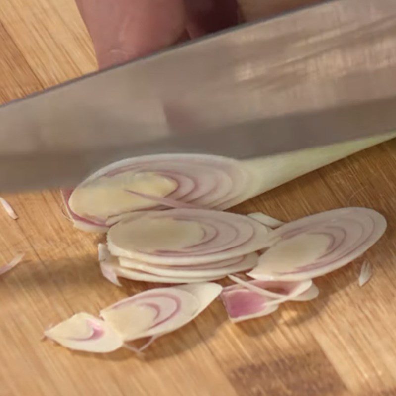 Step 2 Prepare other ingredients Pork belly with lemon and lemongrass