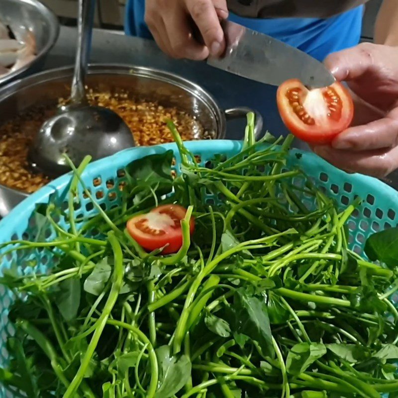 Step 2 Prepare other ingredients for crab and water spinach hotpot