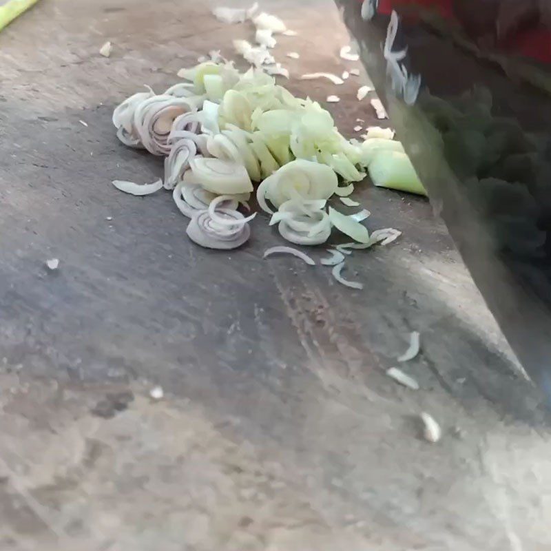 Step 2 Prepare other ingredients for raw tilapia salad