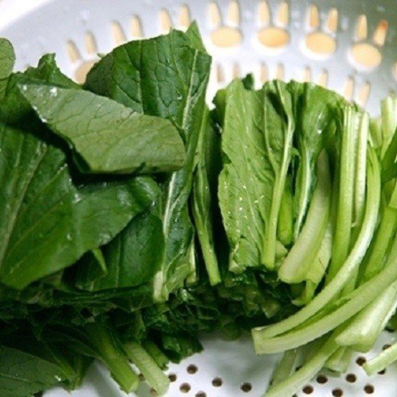 Step 2 Prepare other ingredients Stir-fried mustard greens with noodles