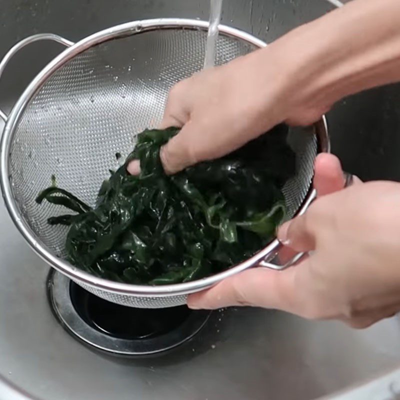 Step 2 Prepare other ingredients Seaweed soup with beef and tofu