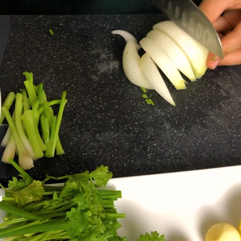 Step 2 Prepare other ingredients Steamed barramundi with onion and ginger