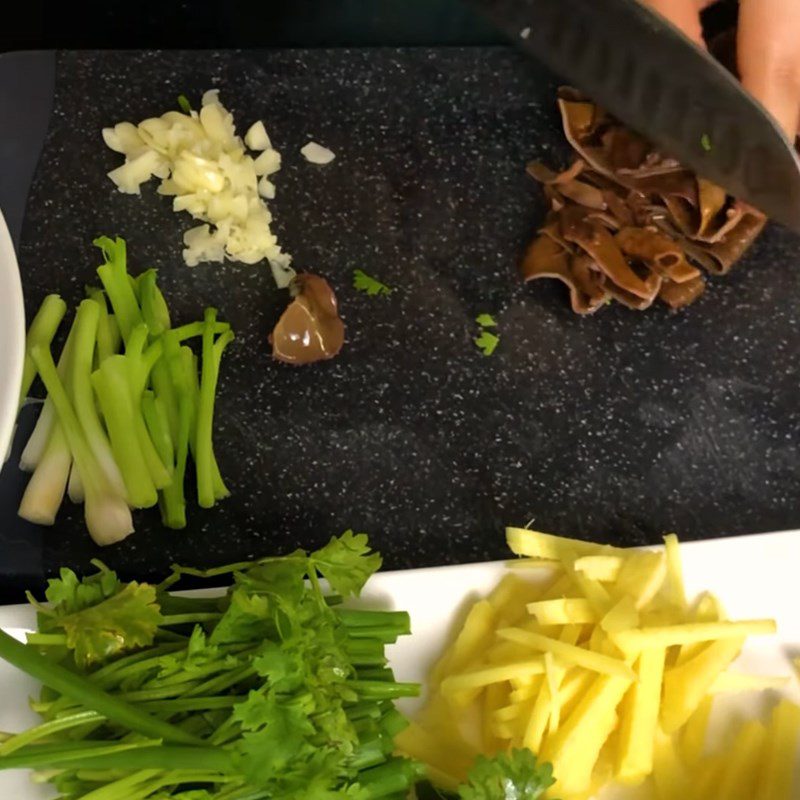 Step 2 Prepare other ingredients Steamed barramundi with onion and ginger