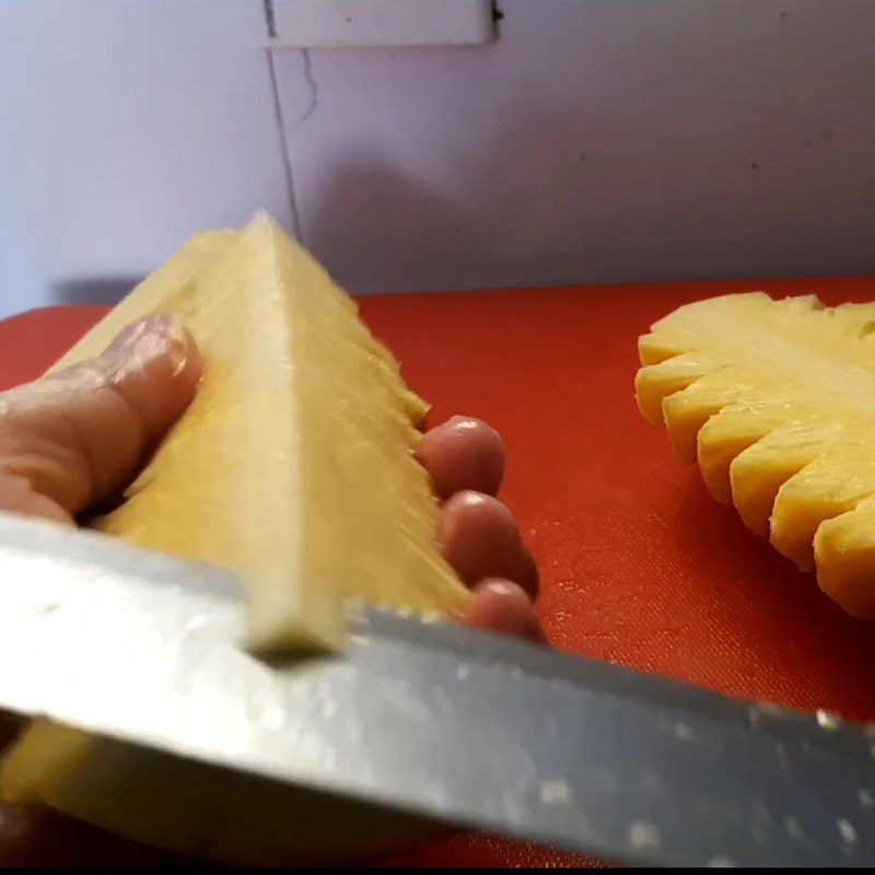 Step 2 Prepare other ingredients Japanese mackerel stewed with pineapple