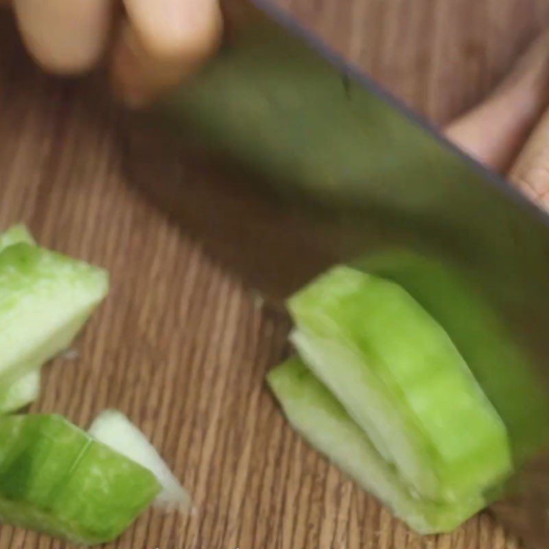 Step 3 Prepare other ingredients Stir-fried melon with pork