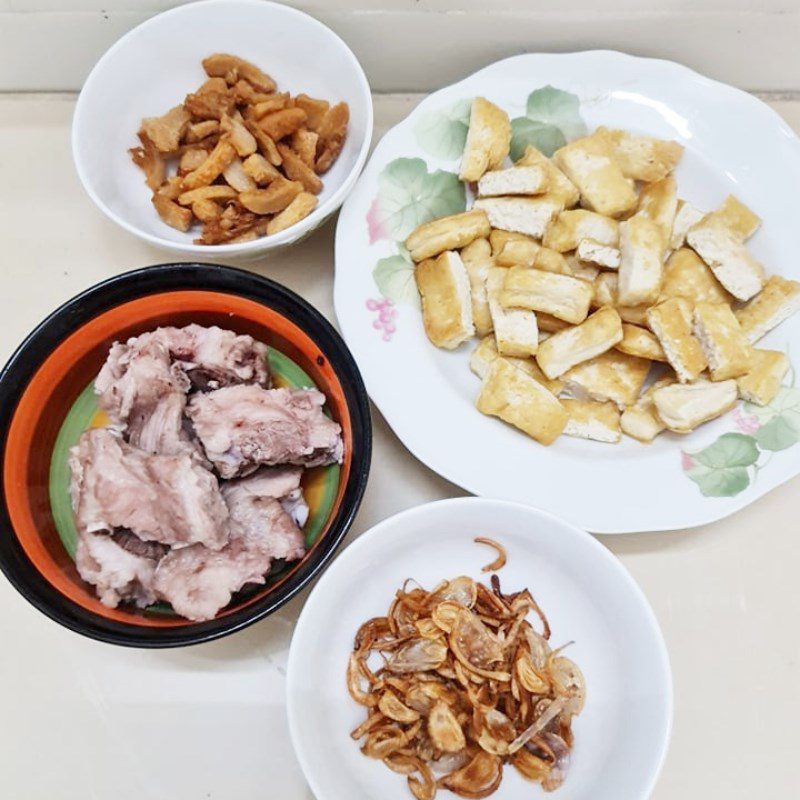 Step 2 Prepare other ingredients Snail noodle soup with spare ribs