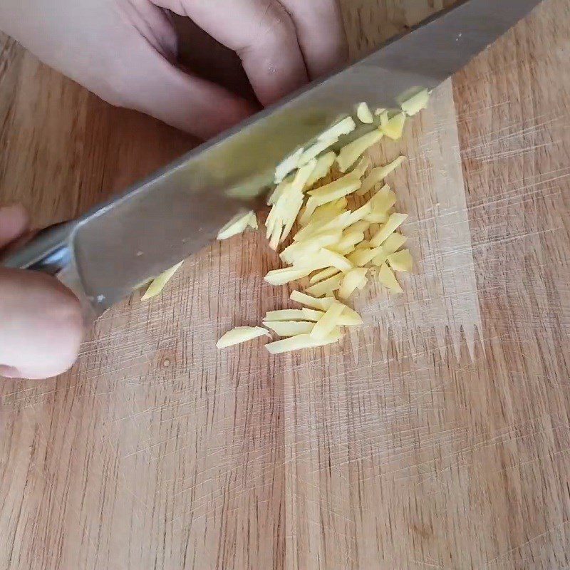Step 2 Prepare other ingredients for Stir-Fried Butter Flower with Shrimp