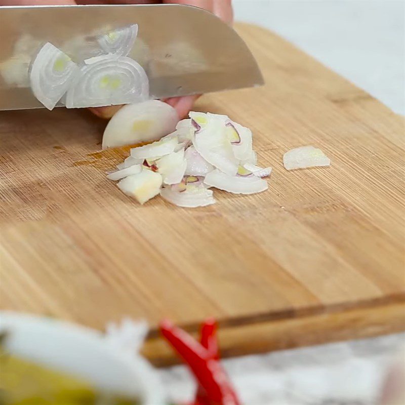 Step 2 Prepare other ingredients Braised goby fish with pickled vegetables and pork belly