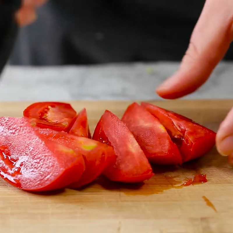 Step 2 Prepare other ingredients for sour pickled goby fish with pork belly