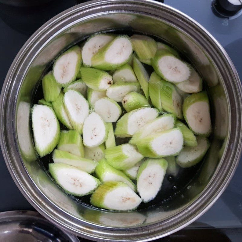 Step 1 Prepare other ingredients Eel cooked with banana and tofu