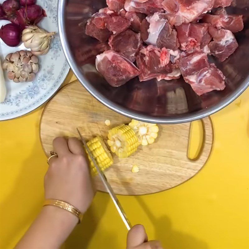 Step 2 Prepare other ingredients for Pork Bone Hu Tieu