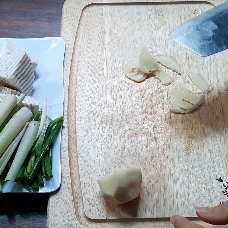 Step 1 Prepare other ingredients for Lemongrass Beef Ribs