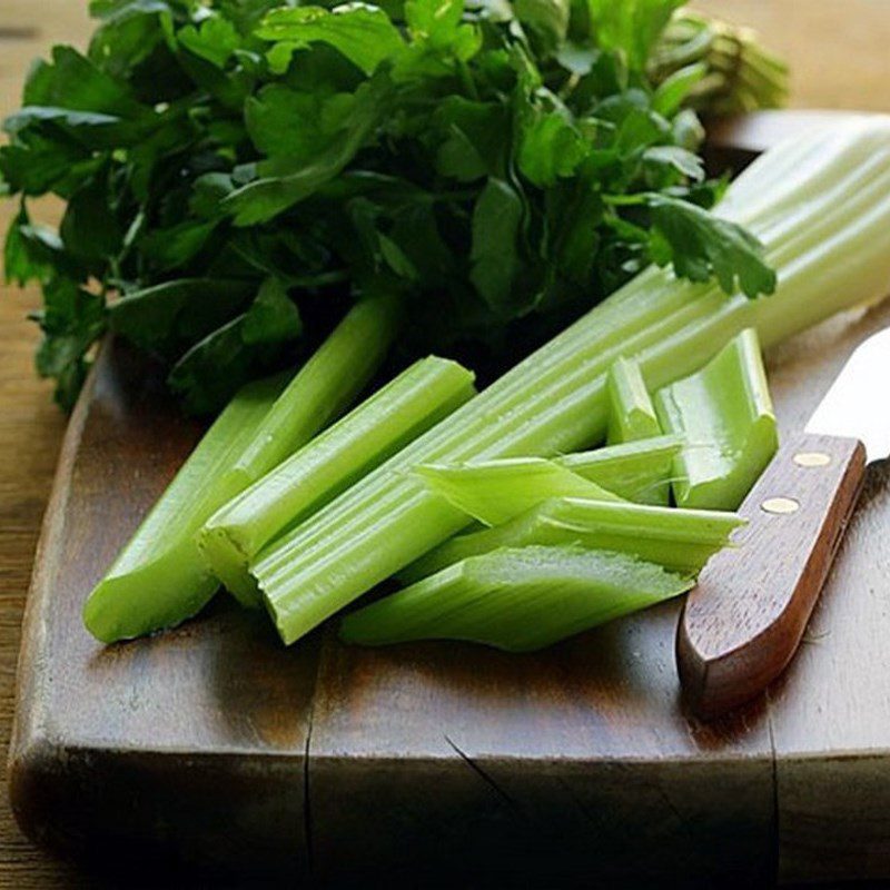 Step 1 Prepare celery for Celery Juice