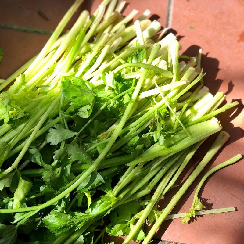 Step 1 Prepare celery for Carrot Celery Juice