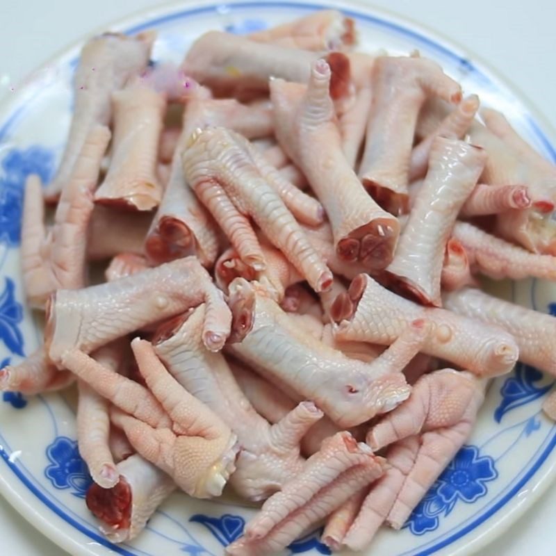 Step 1 Prepare chicken feet Marinated chicken feet