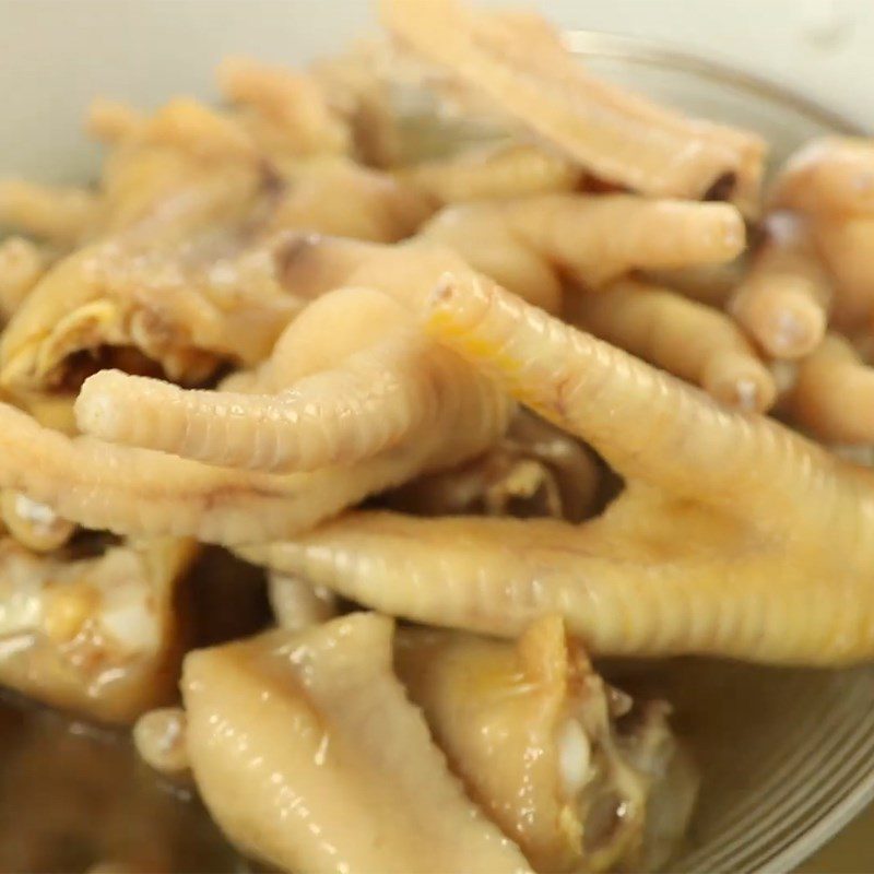 Step 1 Prepare the chicken feet Sweet and Sour Satay Chicken Feet