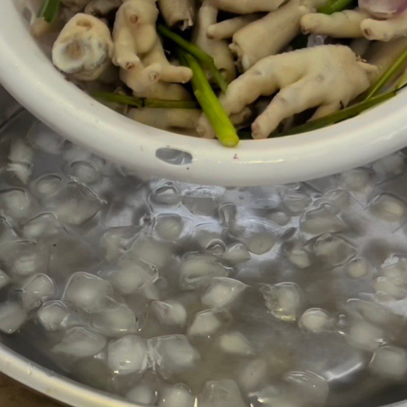 Step 1 Prepare the chicken feet Marinated Chicken Feet with Lemongrass and Calamondin