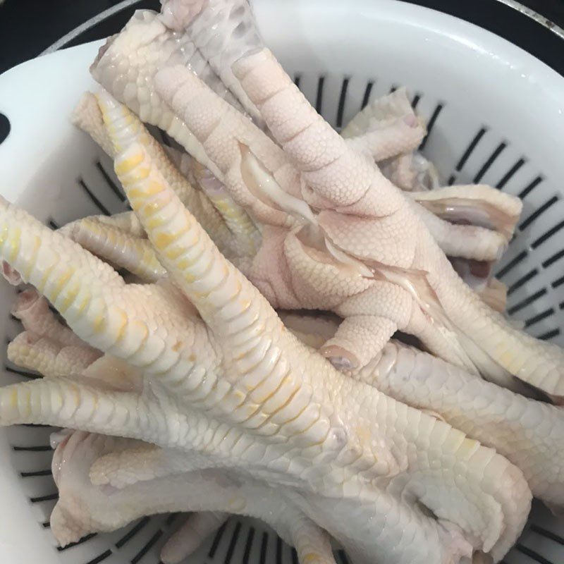 Step 1 Prepare chicken feet Grilled chicken feet with satay